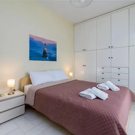 Zephyr Luxury Apartment