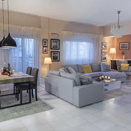 Zephyr Luxury Apartment *